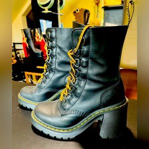 Doc Marten Chesney Boot Womens Size 8